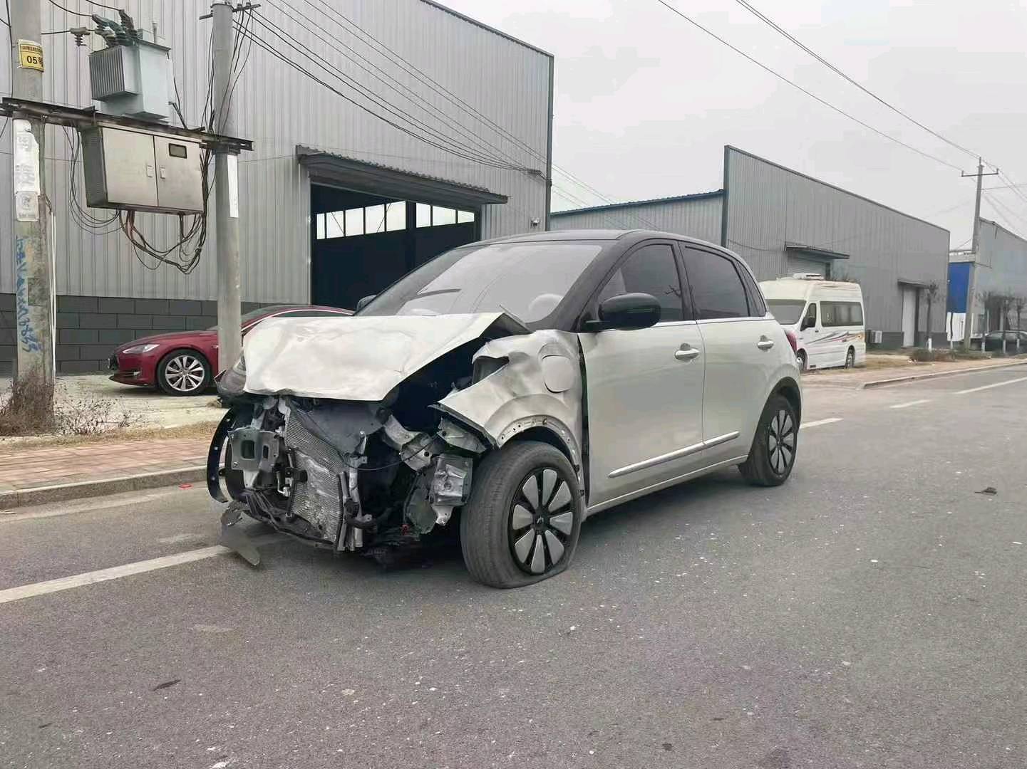 尾门凹陷修复过是事故车吗-事故车