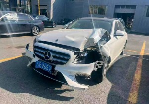 事故车批发网淘奔驰事故车，铝车身和气囊修复要算好成本